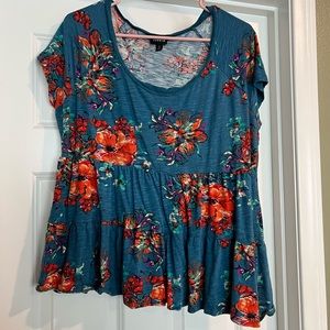 🌺🌺 Torrid Floral babydoll blouse 🌺🌺